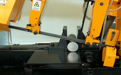 冕宁数控带锯床自动送料精度会出现偏差吗？